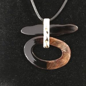 Your necklace is nice....💕